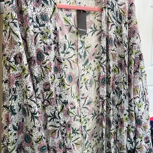 Torrid bell sleeved light cover up ruana. Sz 6 x   Super cute !  NWT